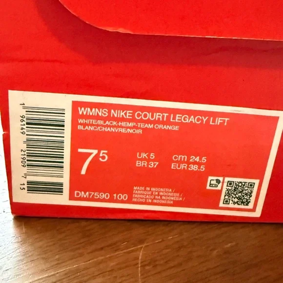 Nike leather platform court shoe, 7.5 - Picture 2 of 7